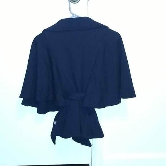 Donating 1/6/2024 L.A. KITTY blazer in black - Picture 5 of 8